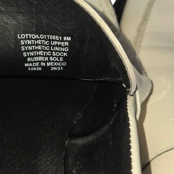 Steve Madden LOTTO Loafer Platform Lug Sole Cream Patent Leather Women's Size 9 - Picture 4 of 7